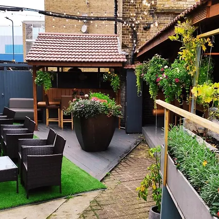 Oyo The Kilburn Arms-2